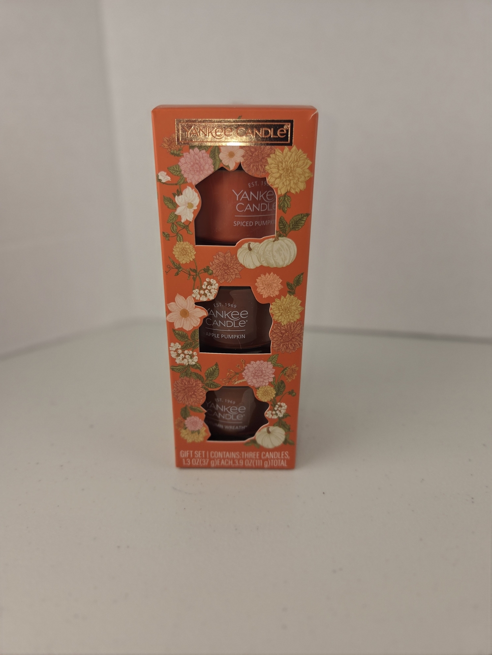 Yankee Candle Gift Set Of 3 Spiced Pumpkin, Apple Pumpkin, Autumn Wreath